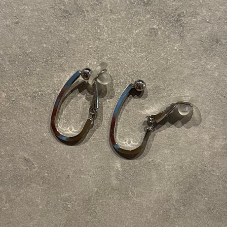2403ER001  /  Oval hoop Clip Earrings（Silver）