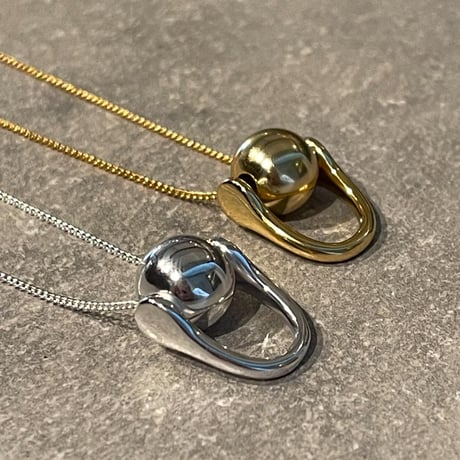 2401NC0228 / Nuance curve ball Necklace（Gold）