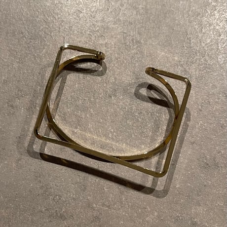 2403BR0039 / Square line Bangle（Gold）