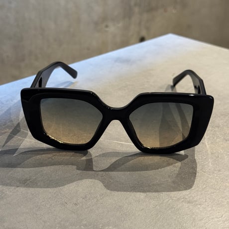 SE25SG_CA022（S）/ Square Cat's eye Sunglasses (Black.Demi/Green gradation）
