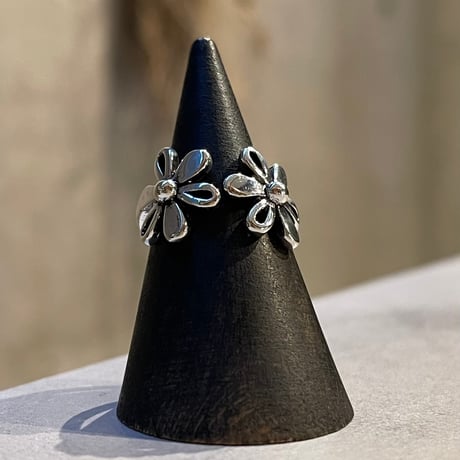 2501RG0565 / Double flower motif ring（Silver）