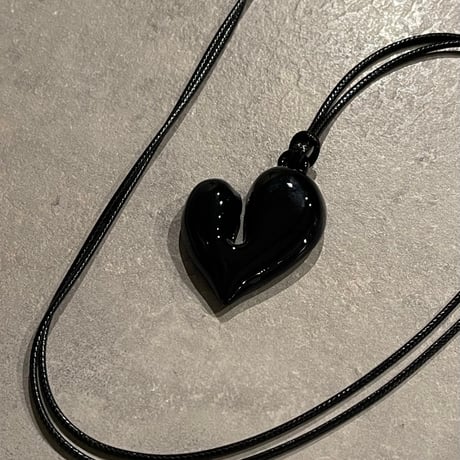 2411NC0269 / Volume heart choker（Black）