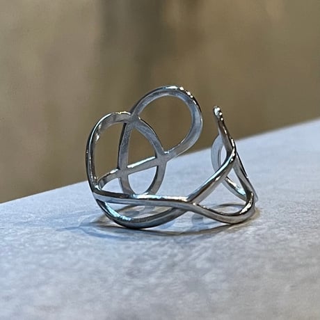2506RG0647 / Cross twist design ring（Silver）