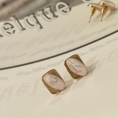 Oval shell stone pierce（Gold/White）/ 2112_PR0417