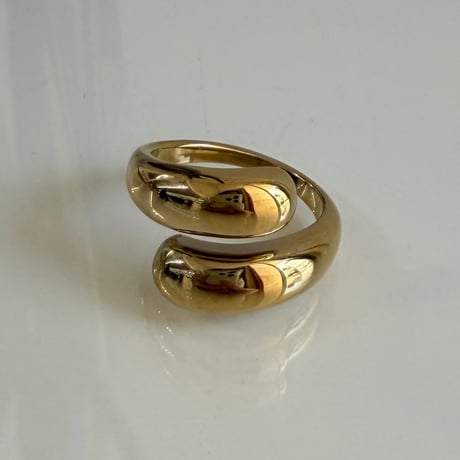 2604RG0779 / Twist drop ring（Gold）