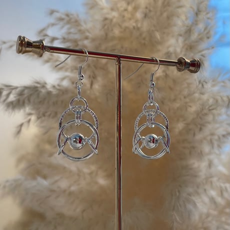 2404PR0701 / Irregular circle connect ball Pierce（Silver）