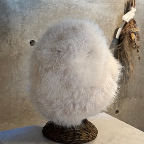 2409HW0050(S)/ Volume fur hat #2（Ivory）