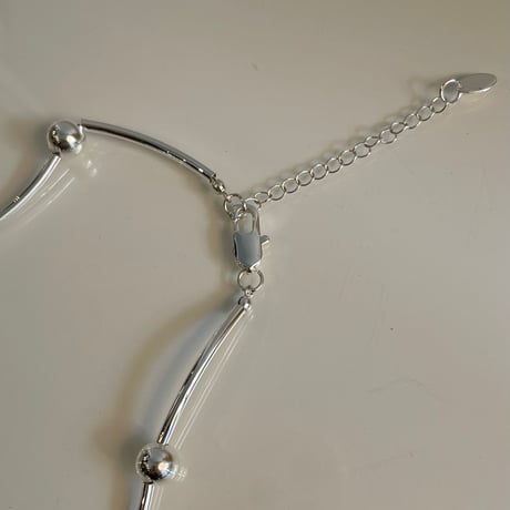 2408NC0260 / Ball connect curve bar necklace（Silver）