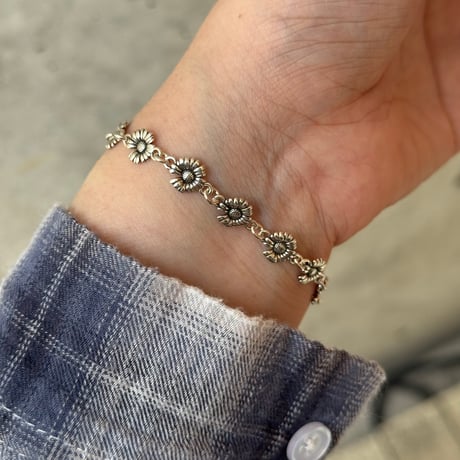 2505BR0085 / Daisy flower motif bracelet（silver）