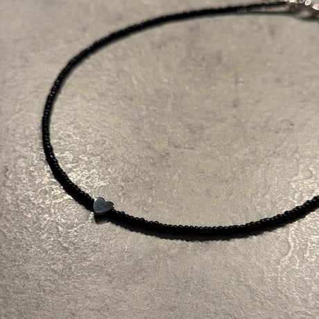 2503NC0322／ Heart charm bees choker（Black）