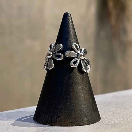 2501RG0565 / Double flower motif ring（Silver）