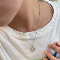 2509NC0358 / Flower motif charm Necklace（Silver）