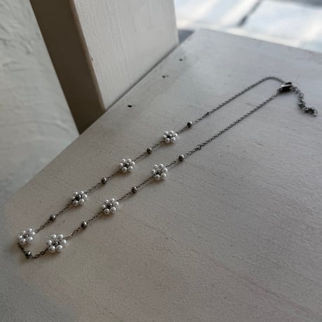 2603NC0380 / Beads Flower Necklace（Silver/Pearl）