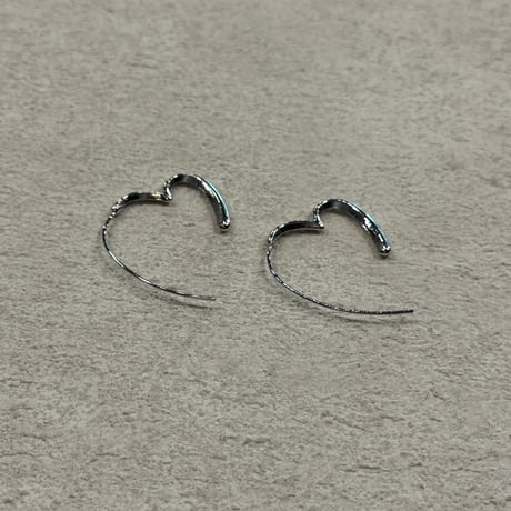 2410PR0727 / heart line hoop pierce（Silver）