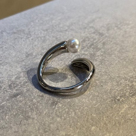 2410RG0523 / drop pearl cross ring（Silver）