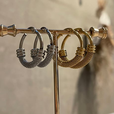 2503PR0760 / Half line design hoop Pierce #01（Gold）