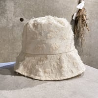 2403HWHW0029 / feather Bucket hat（White）