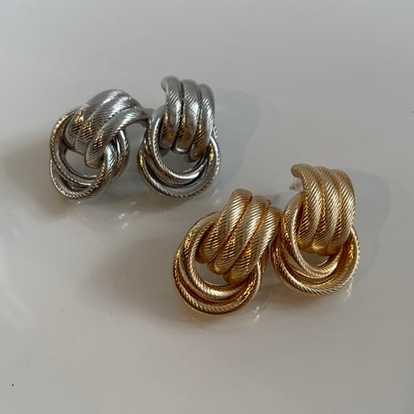 2401PR0645 /  Irregular circle twist Pierce（Gold）