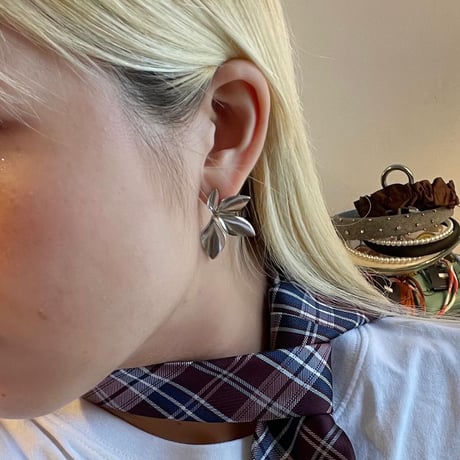2403PR0685 / Leaf motif Pierce（Silver）
