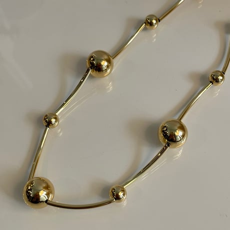 2408NC0260 / Ball connect curve bar necklace（Gold）