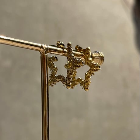 2412PR0735 / Shine star motif Pierce（Gold）