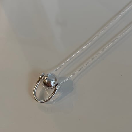 2401NC0228 / Nuance curve ball Necklace（Silver）