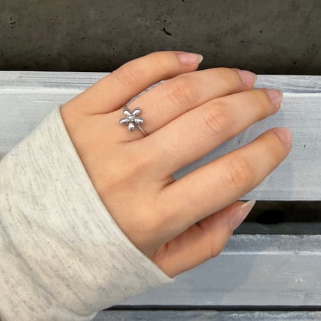 2604RG0777 / Mini Pearl flower motif ring（Silver）