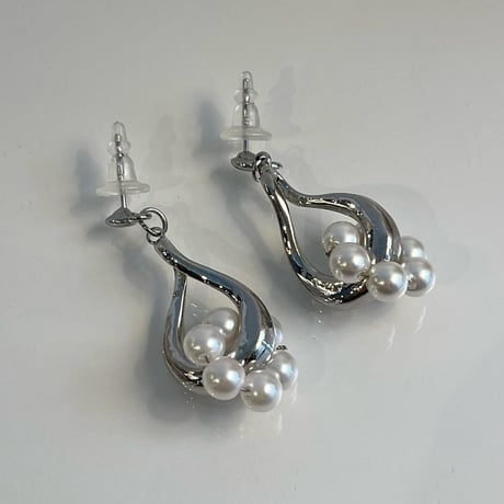 2311PR0608 / Drop hoop pearl Pierce（Silver）