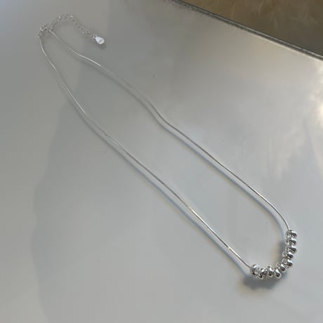 2404NC0241 / Metal beads snake chain necklace（Silver）