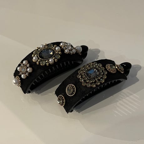 2402HA0060 / Round twist bijou Hair clip #02（Black/Pearl）