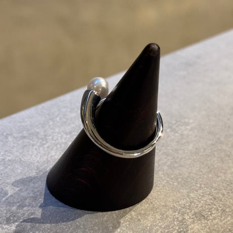 2410RG0523 / drop pearl cross ring（Silver）