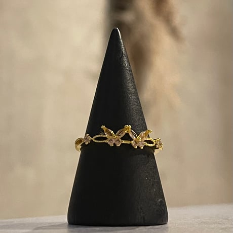 2601RG0725 / Butterfly motif stone ring（Gold）