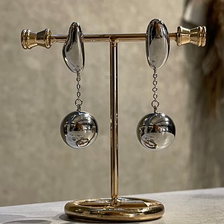 2410PR0729 / Asymmetry beans ball pierce（Silver）