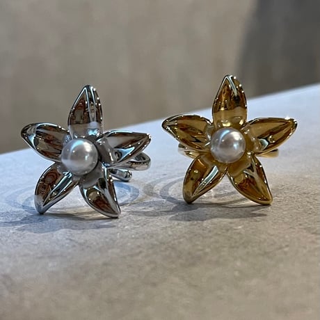 2506RG0658 / Large flower pearl ring（Silver）