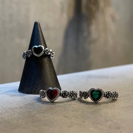 2512RG0691 /  Heart stone rose ring（Black）
