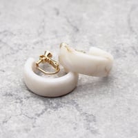 Acrylic Ear Hoop Clips Earrings（Marble White） /  2102_ER042