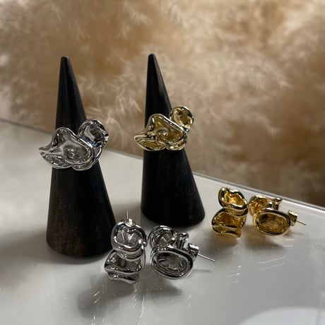 2403PR0665 / Twist metal irregular Pierce（Silver）