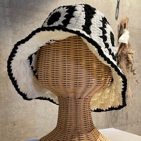 2505HW0088(S) / Crochet Flower Knit Hat（White）