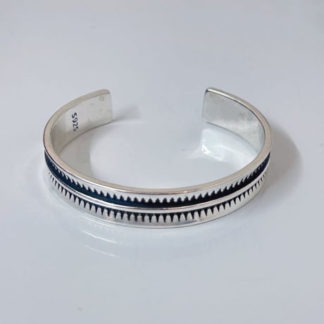 【Select】IM24AC_BRL010 / Jagged Pattern Bangle（Silver）