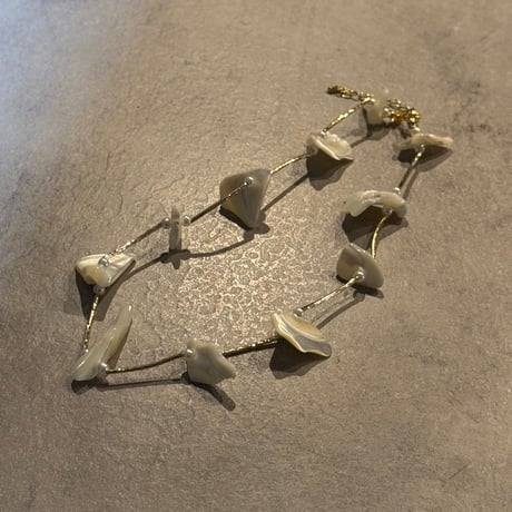 2504NC0336 /  shell stone necklace（Gold/Shell)
