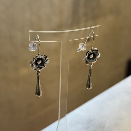 2508PR0797 / Flower  drop pierce（Silver）