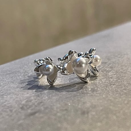 2602RG0738 / Flower triple pearl Ring（Silver）