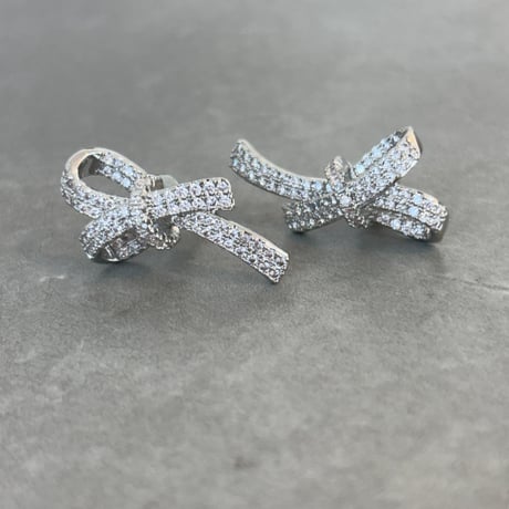 2606PR0847 / Glitter Knot Ribbon pierce（Silver）