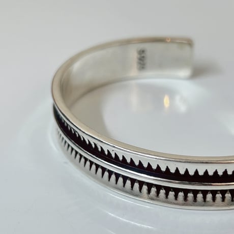 【Select】IM24AC_BRL010 / Jagged Pattern Bangle（Silver）
