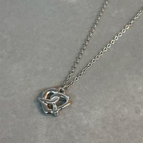 2605NC0389 / Pretzel motif Necklace（Silver）