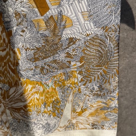 2501GS037(S)/ vintage flower print scarf（White/flower）