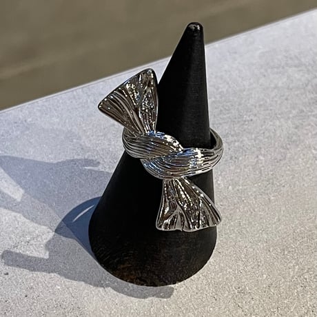 2505RG0624 / Knot ribbon design ring（Silver）