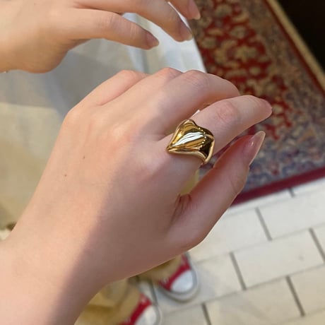2506RG0654 / Oval Heart design ring（Gold）