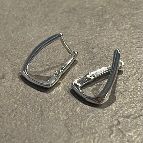 2503PR0765 / Twist triangle mini hoop Pierce（Silver）
