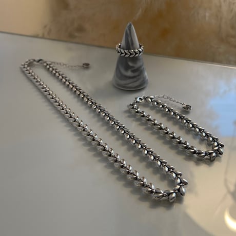 2404NC0244 / Leaf motif chain necklace（Silver）